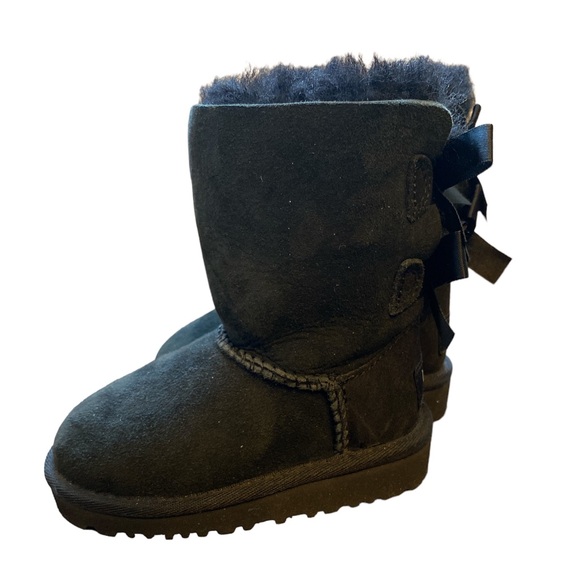 UGGS Bailey Bow boots - Toddler size 6 - Picture 6 of 10